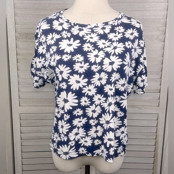 Zara Tops - ZARA Cropped Tee Navy/White Floral Print-Medium